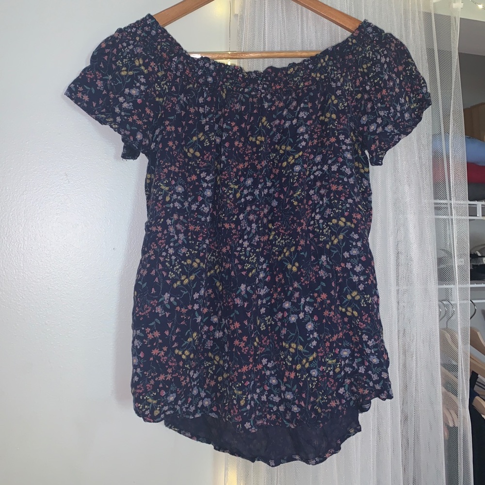 Old navy blouse size M